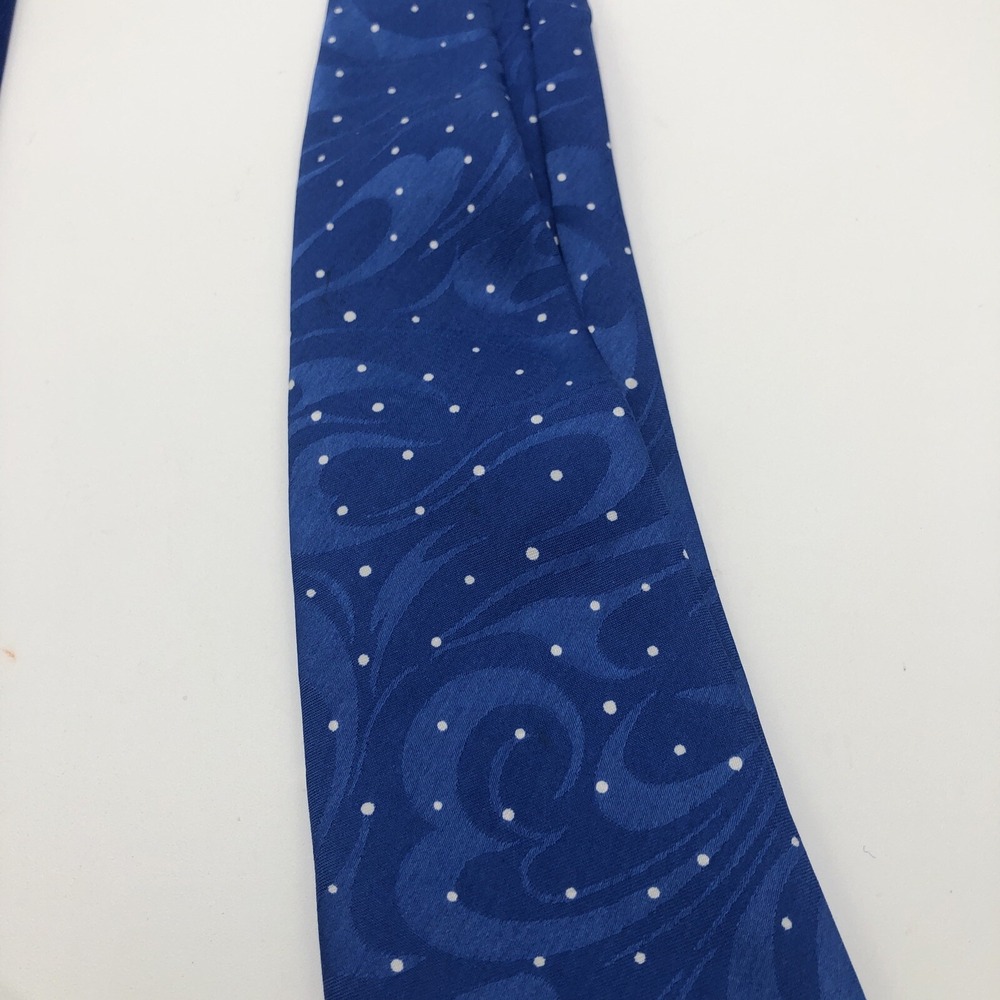 MICKEY UNLIMITED Mens Christmas Necktie Disney Mickey Donald Pluto Caroling - Picture 7 of 16